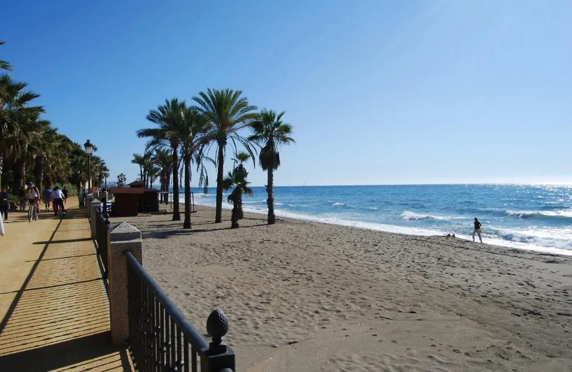 Homeaway - Cozy, Central & 1Min From Beach location